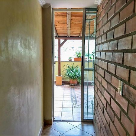 Bueno, Bonito, Barato Y Cerca A El Poblado Apartment Medellin Ngoại thất bức ảnh