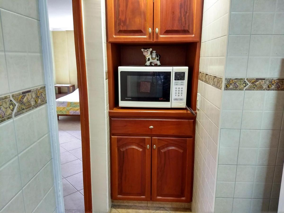 Bueno, Bonito, Barato Y Cerca A El Poblado Apartment Medellin Ngoại thất bức ảnh