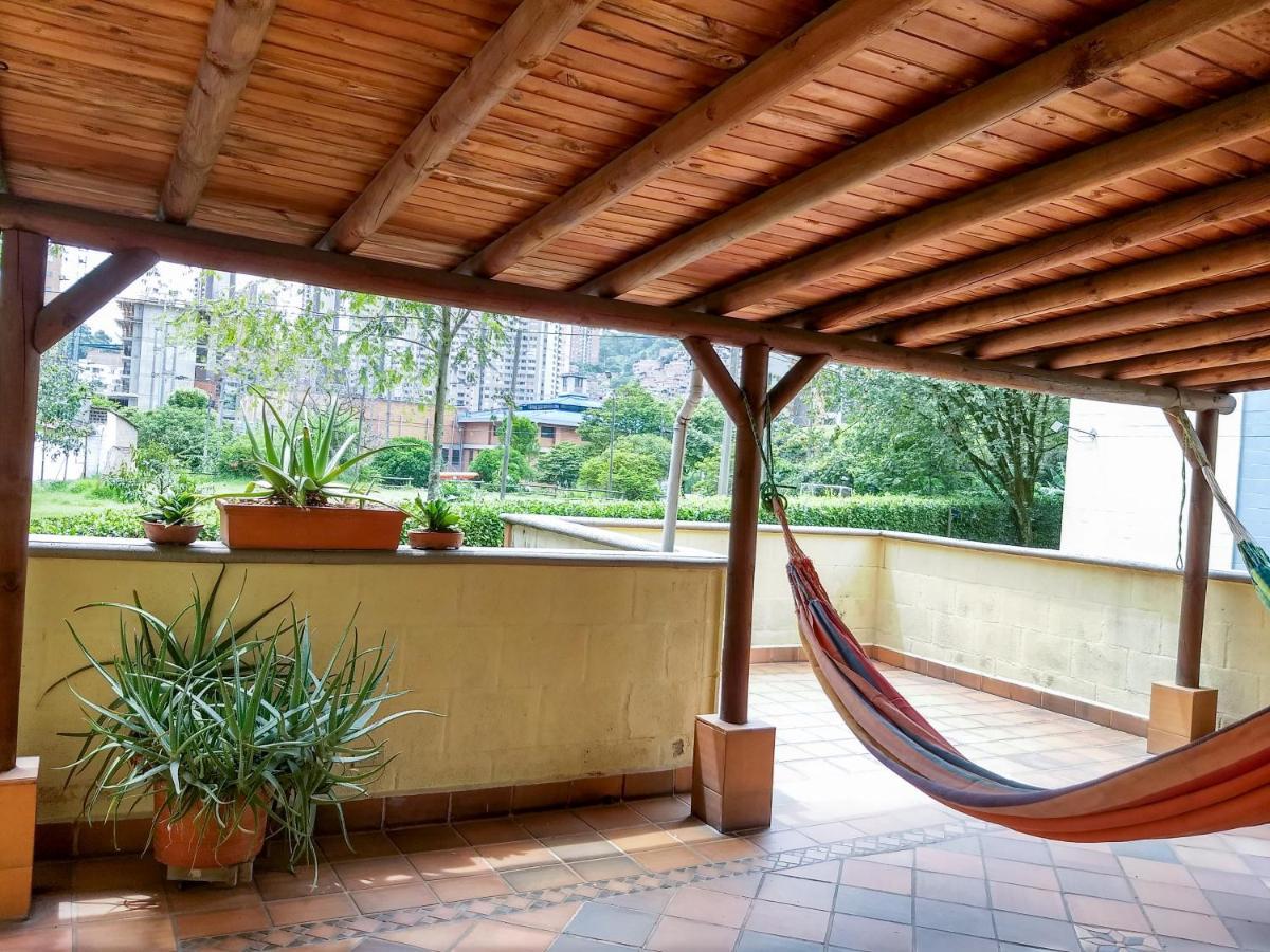 Bueno, Bonito, Barato Y Cerca A El Poblado Apartment Medellin Ngoại thất bức ảnh