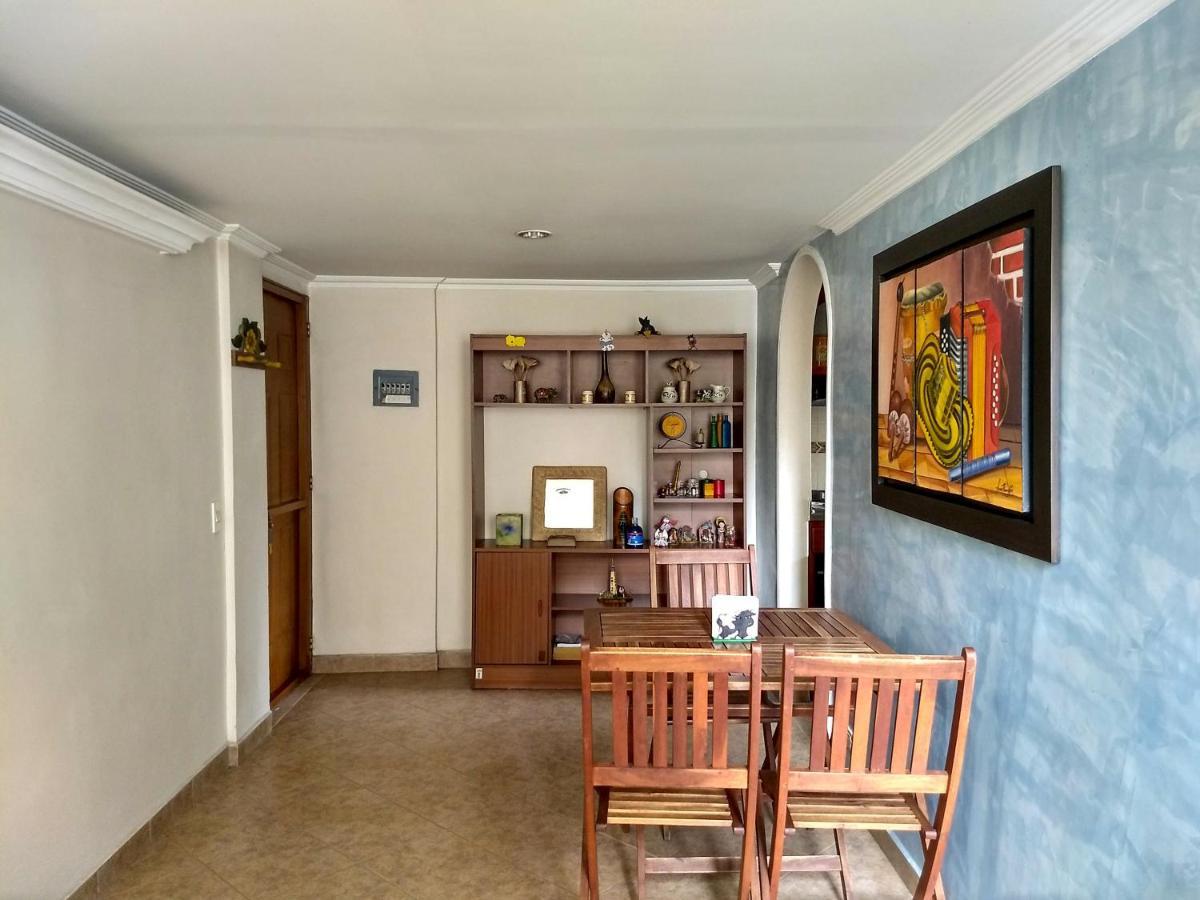 Bueno, Bonito, Barato Y Cerca A El Poblado Apartment Medellin Ngoại thất bức ảnh