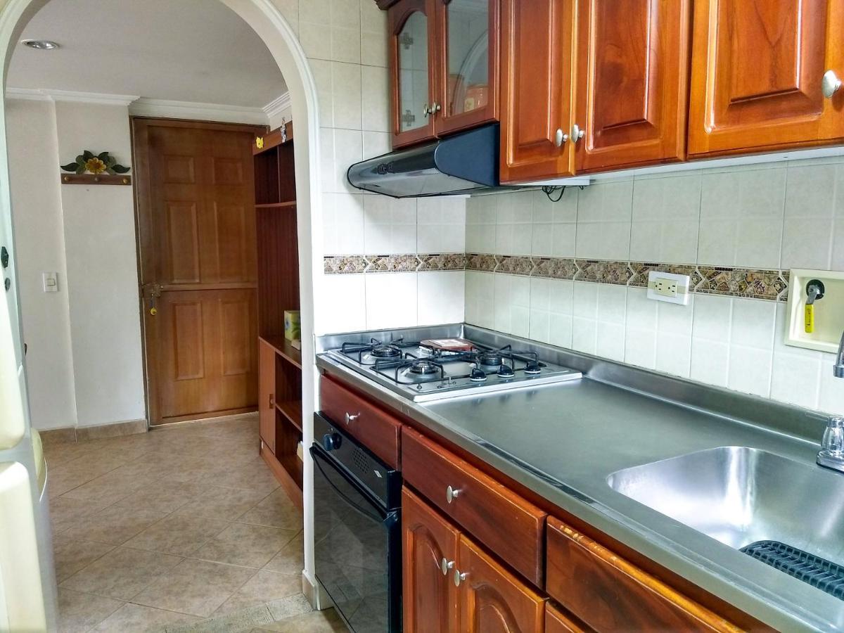Bueno, Bonito, Barato Y Cerca A El Poblado Apartment Medellin Ngoại thất bức ảnh