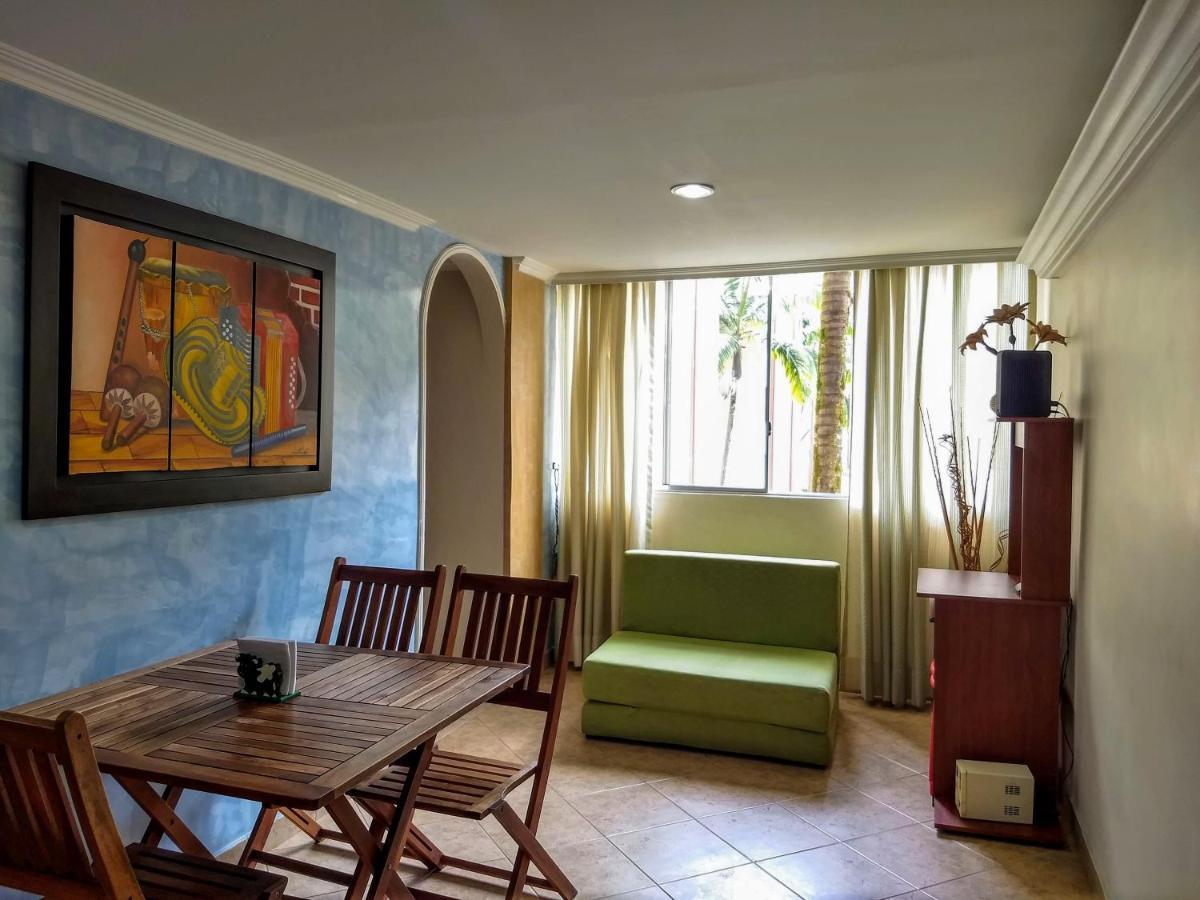 Bueno, Bonito, Barato Y Cerca A El Poblado Apartment Medellin Ngoại thất bức ảnh