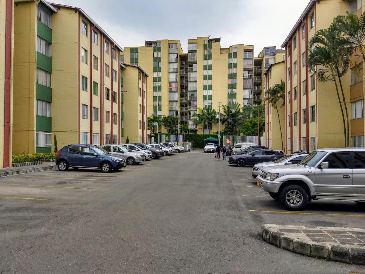 Bueno, Bonito, Barato Y Cerca A El Poblado Apartment Medellin Ngoại thất bức ảnh